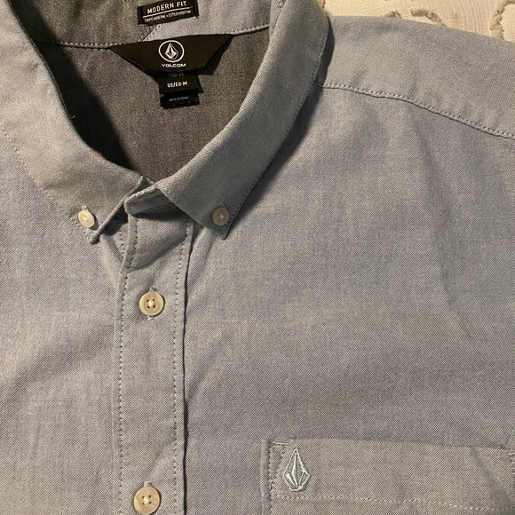 Grey Volcom button down - Picture 2 of 4
